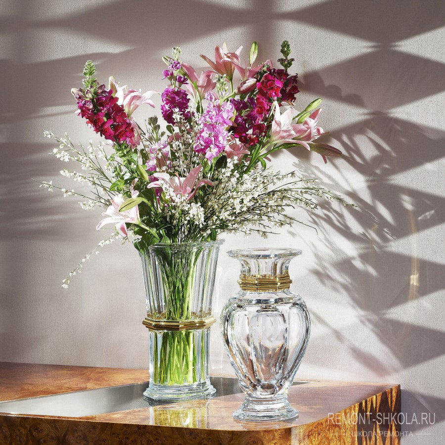 искусственные цветы в вазах для интерьера